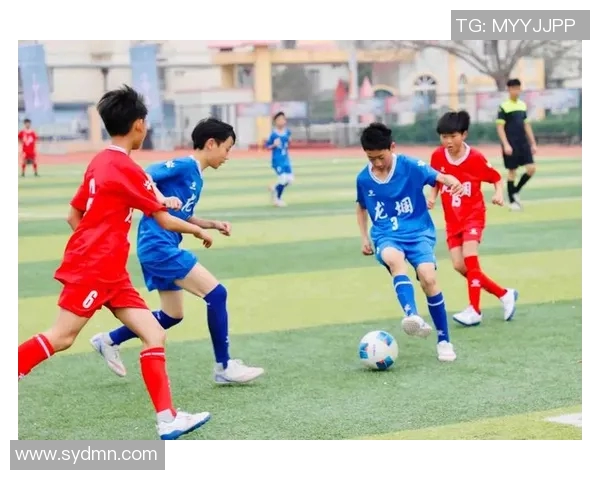 从小梦想绿茵场足球明星童年故事揭秘访谈